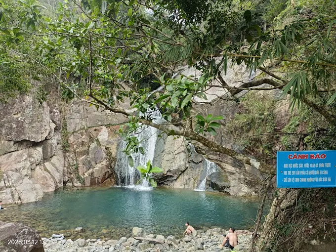Tầng 3 - Điểm nhấn hùng vĩ tạo nên biểu tượng của Thác Khe Vằn